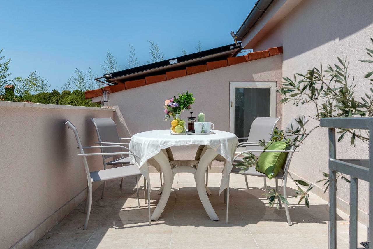 Sunsplash Apartments Pula Extérieur photo