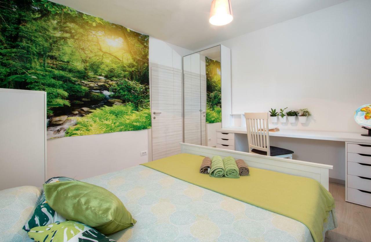 Sunsplash Apartments Pula Extérieur photo